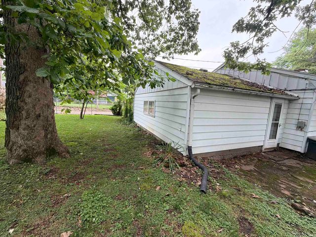 2101 Waggoner Avenue, Evansville, IN 47714