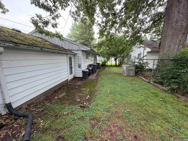 2101 Waggoner Avenue, Evansville, IN 47714