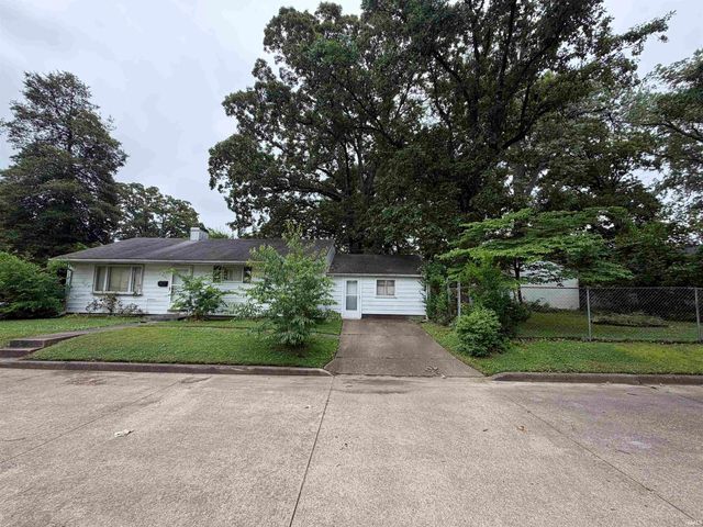 2101 Waggoner Avenue, Evansville, IN 47714