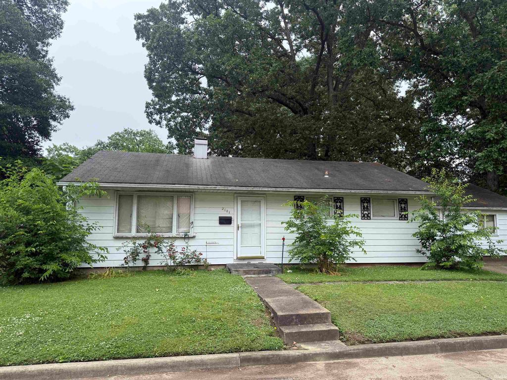 2101 Waggoner Avenue, Evansville, IN 47714