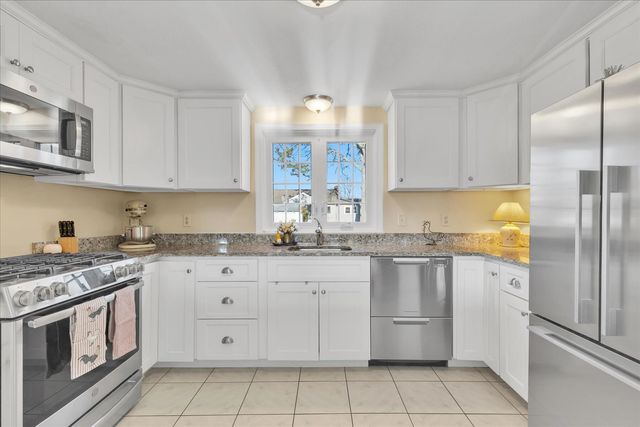 8 Captain Percival Road, South Yarmouth, MA 02664