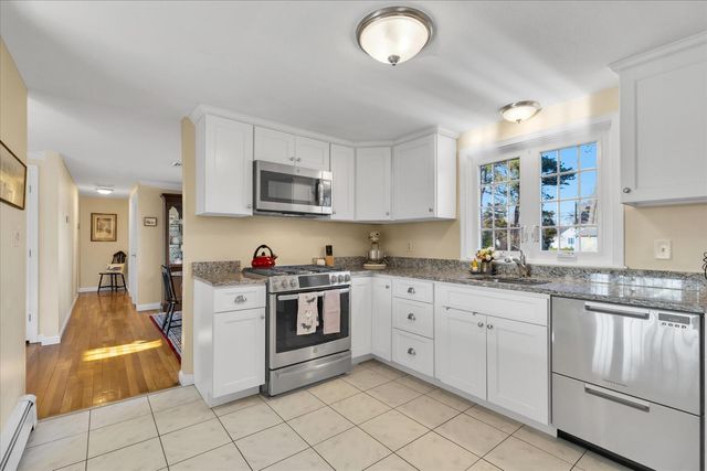 8 Captain Percival Road, South Yarmouth, MA 02664