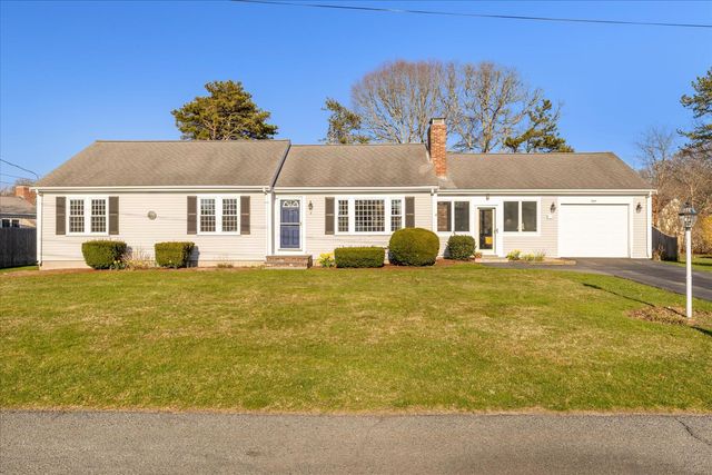 8 Captain Percival Road, South Yarmouth, MA 02664