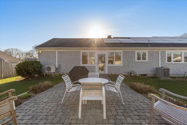 8 Captain Percival Road, South Yarmouth, MA 02664