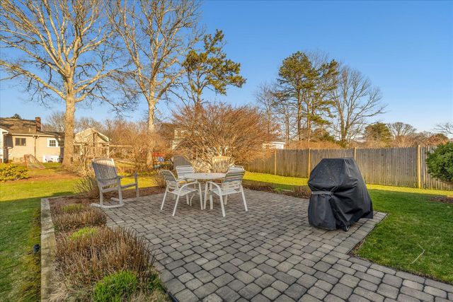 8 Captain Percival Road, South Yarmouth, MA 02664