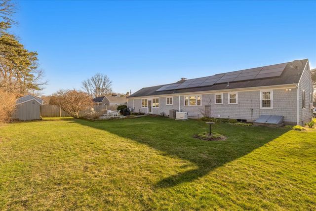 8 Captain Percival Road, South Yarmouth, MA 02664