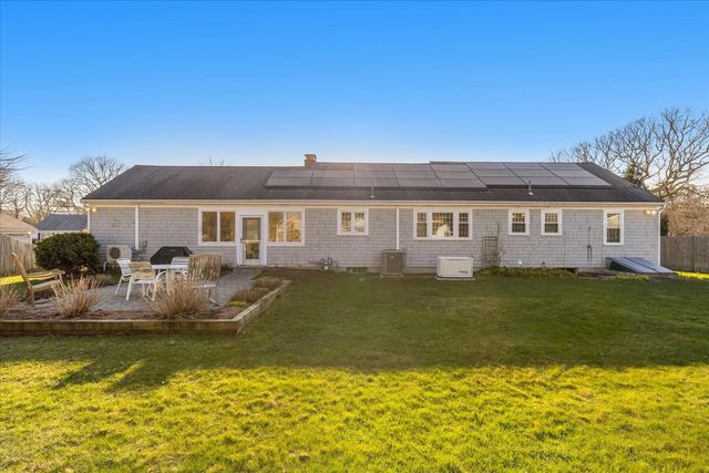 8 Captain Percival Road, South Yarmouth, MA 02664