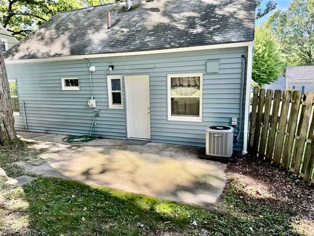 2319 Hillside Street, Cuyahoga Falls, OH 44221