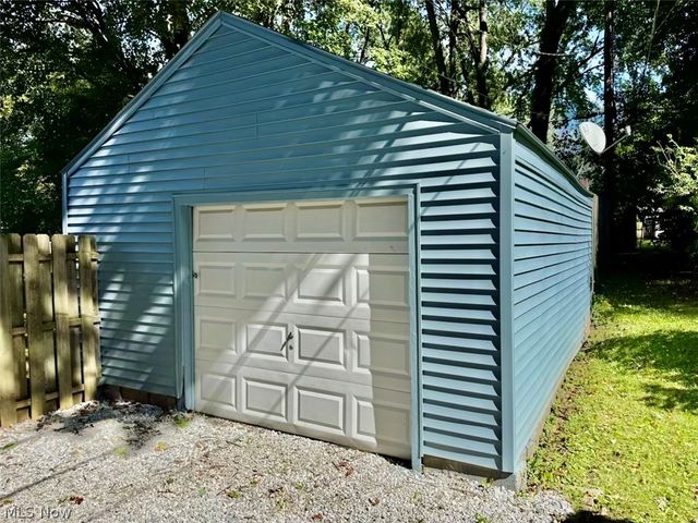 2319 Hillside Street, Cuyahoga Falls, OH 44221