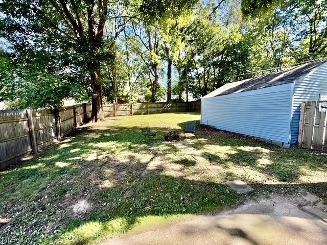 2319 Hillside Street, Cuyahoga Falls, OH 44221