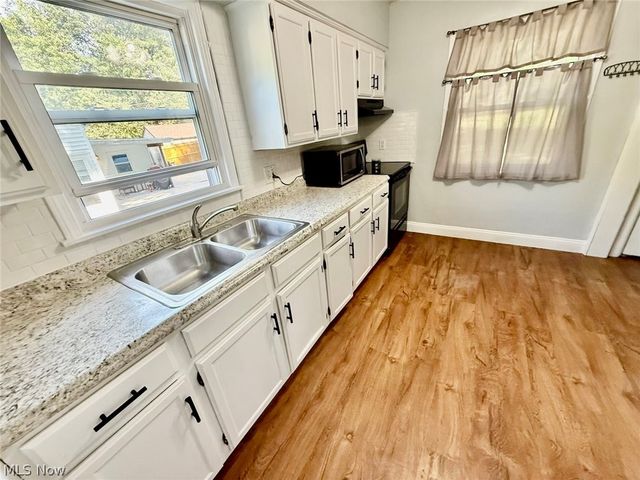 2319 Hillside Street, Cuyahoga Falls, OH 44221
