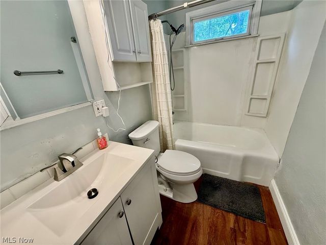 2319 Hillside Street, Cuyahoga Falls, OH 44221