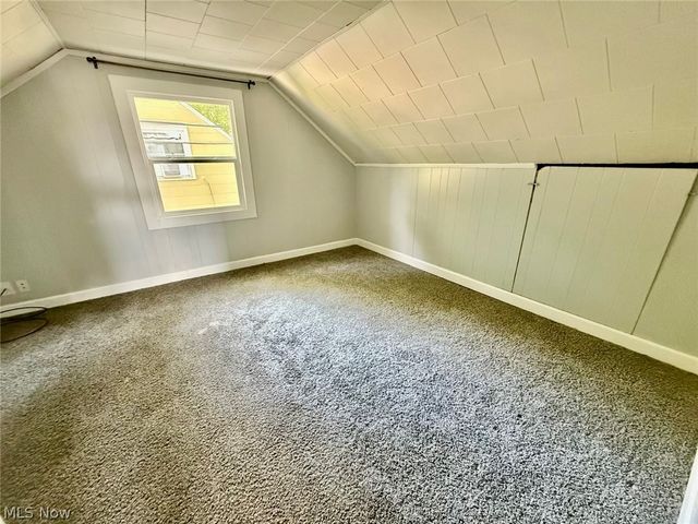 2319 Hillside Street, Cuyahoga Falls, OH 44221
