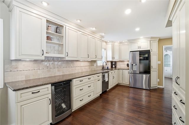 24 Peach Orchard Road, Oakwood, OH 45419