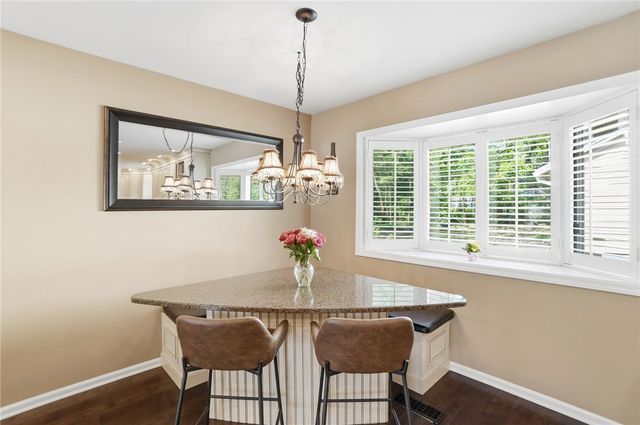 24 Peach Orchard Road, Oakwood, OH 45419