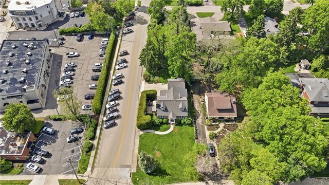 24 Peach Orchard Road, Oakwood, OH 45419
