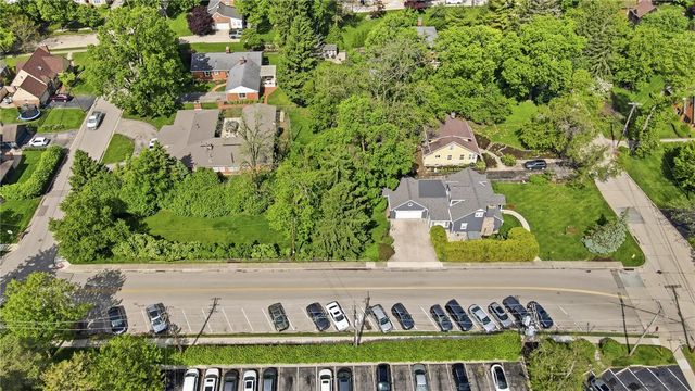 24 Peach Orchard Road, Oakwood, OH 45419