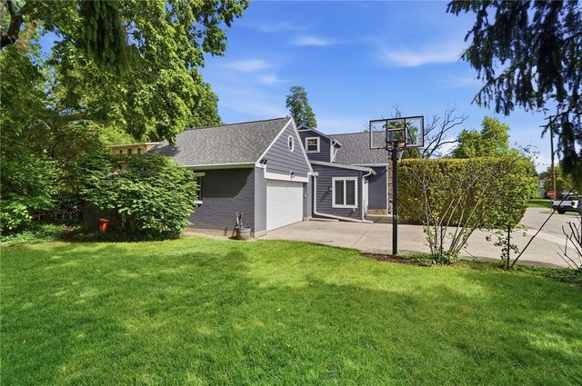 24 Peach Orchard Road, Oakwood, OH 45419