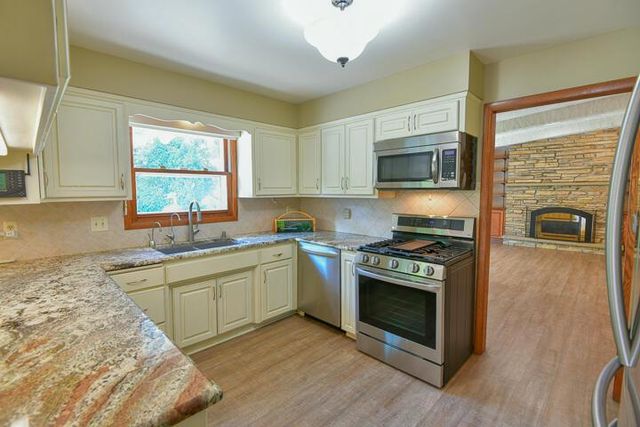 5729 Evarit DRIVE, Mount Pleasant, WI 53406