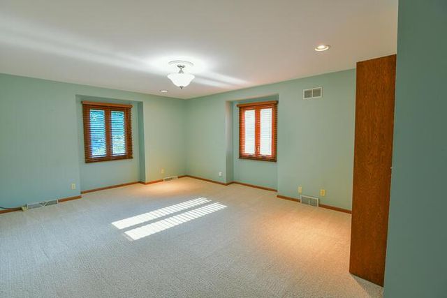 5729 Evarit DRIVE, Mount Pleasant, WI 53406
