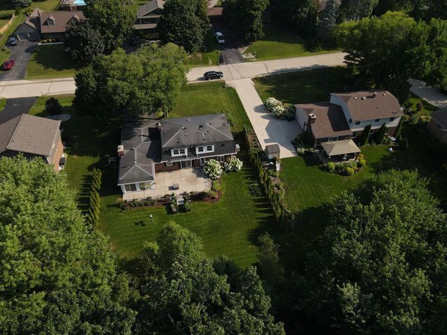 5729 Evarit DRIVE, Mount Pleasant, WI 53406