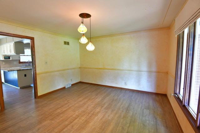 5729 Evarit DRIVE, Mount Pleasant, WI 53406