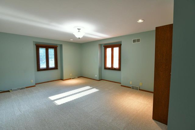 5729 Evarit DRIVE, Mount Pleasant, WI 53406