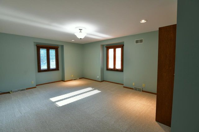 5729 Evarit DRIVE, Mount Pleasant, WI 53406