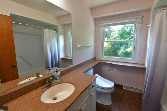 5729 Evarit DRIVE, Mount Pleasant, WI 53406