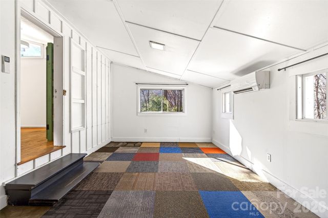 107 High Street, Black Mountain, NC 28711