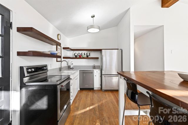 107 High Street, Black Mountain, NC 28711