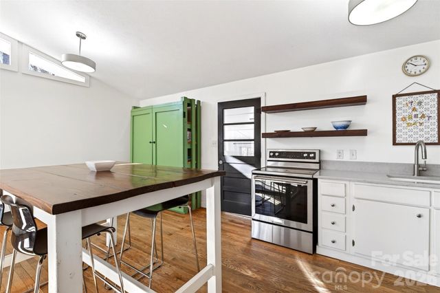 107 High Street, Black Mountain, NC 28711