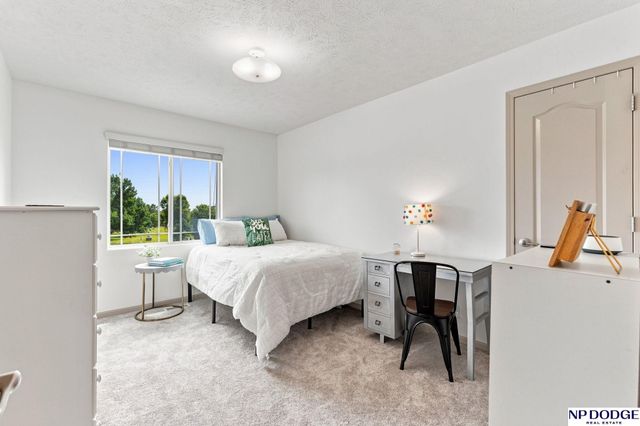 5026 N 161st Street, Omaha, NE 68116