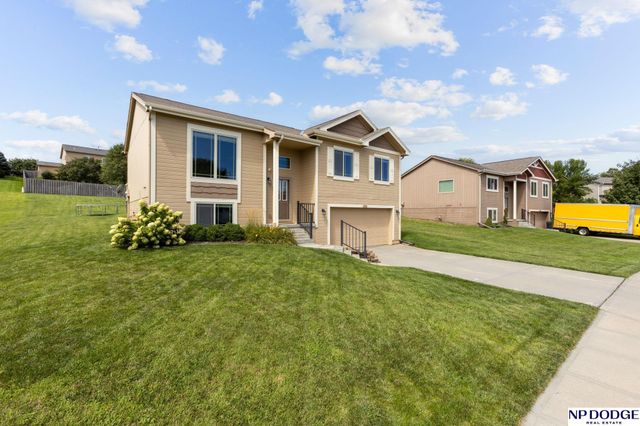 5026 N 161st Street, Omaha, NE 68116