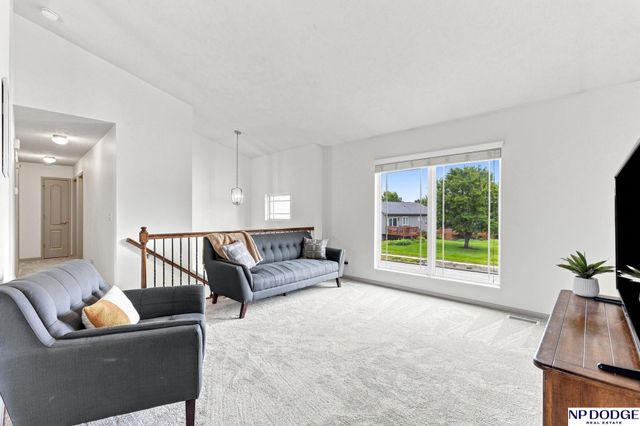 5026 N 161st Street, Omaha, NE 68116