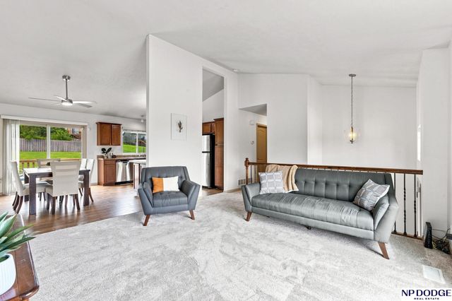 5026 N 161st Street, Omaha, NE 68116