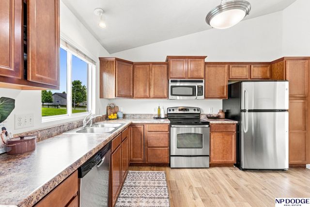 5026 N 161st Street, Omaha, NE 68116