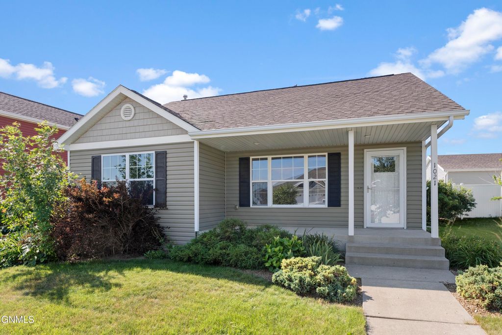 1021 Lasalle Drive, Bismarck, ND 58503 photo 1
