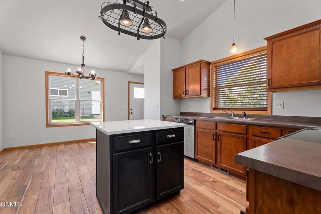 1021 Lasalle Drive, Bismarck, ND 58503 photo 4