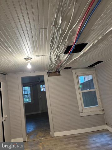 129 N WHITE ST, Shenandoah, PA 17976