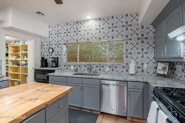 2539 E Edison Street, Tucson, AZ 85716