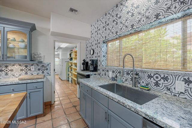 2539 E Edison Street, Tucson, AZ 85716