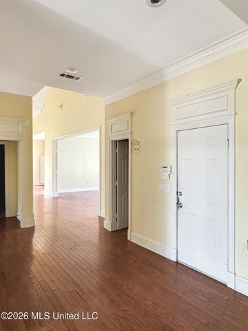 14 Autumn Hill Place, Jackson, MS 39211