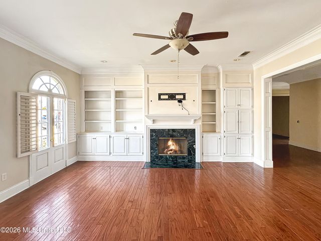 14 Autumn Hill Place, Jackson, MS 39211