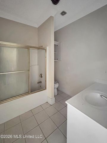 14 Autumn Hill Place, Jackson, MS 39211