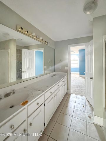 14 Autumn Hill Place, Jackson, MS 39211