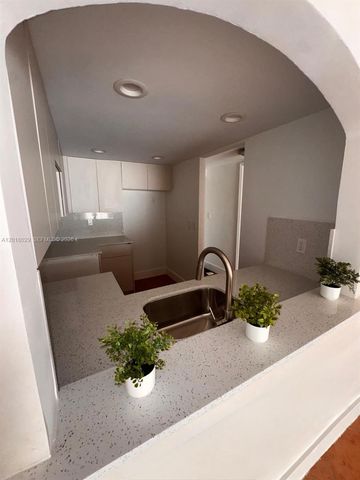 6709 N Kendall Dr 230, Pinecrest, FL 33156