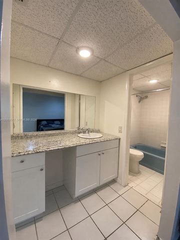 4850 SW 63rd Terrace 331, Davie, FL 33314