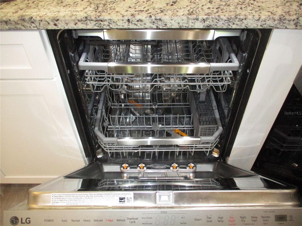 Image 12 of property listing at 14464 SW 112TH CIRCLE, Dunnellon, FL 34432