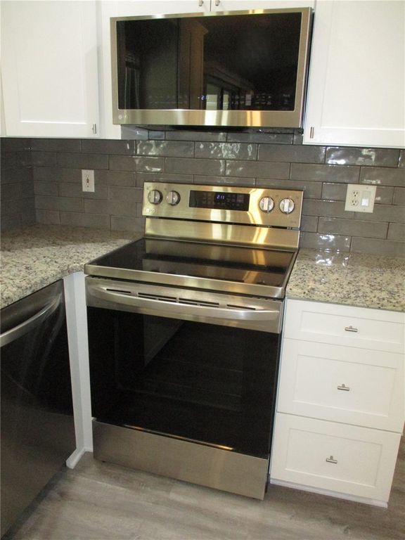 Image 13 of property listing at 14464 SW 112TH CIRCLE, Dunnellon, FL 34432